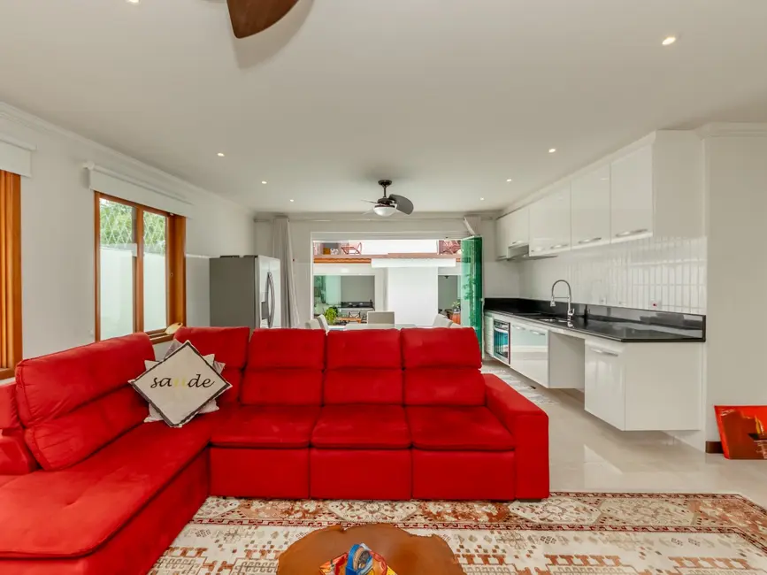 Sobrado com 3 quartos à venda, 247m2 em Jardim Sertãozinho, São Paulo - SP - imagem 3 Foto 3 de Sobrado com 3 quartos à venda, 247m2 em Jardim Sertãozinho, São Paulo - SP