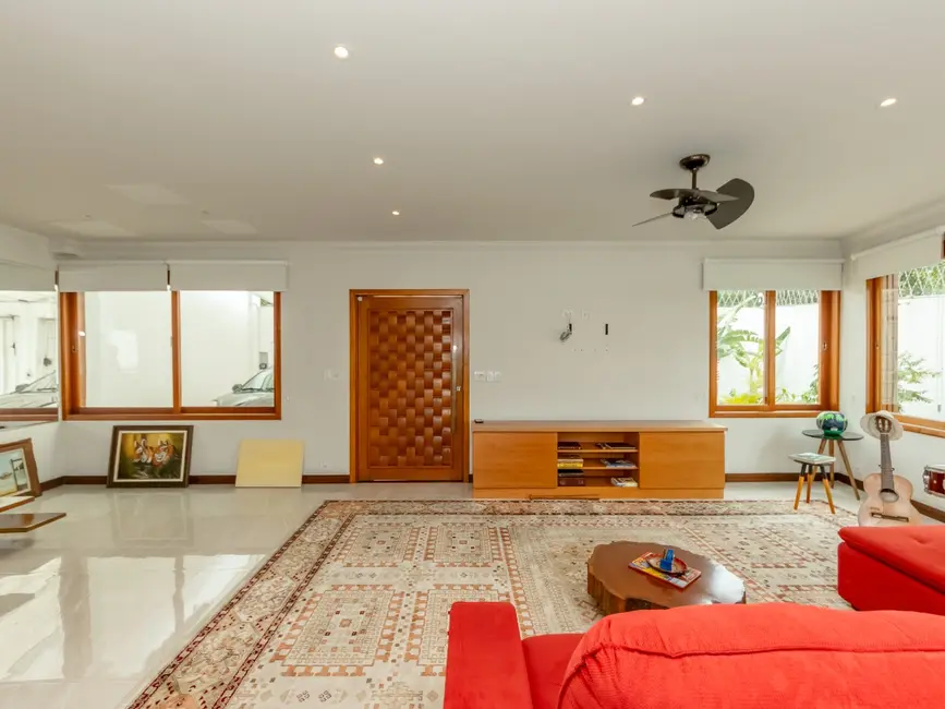 Sobrado com 3 quartos à venda, 247m2 em Jardim Sertãozinho, São Paulo - SP - imagem 9 Foto 9 de Sobrado com 3 quartos à venda, 247m2 em Jardim Sertãozinho, São Paulo - SP