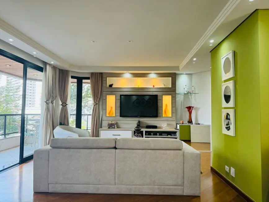 Apartamento com 5 quartos à venda, 185m2 em Aclimação, São Paulo - SP - imagem 3 Foto 3 de Apartamento com 5 quartos à venda, 185m2 em Aclimação, São Paulo - SP