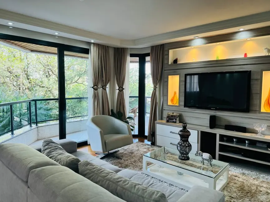 Apartamento com 5 quartos à venda, 185m2 em Aclimação, São Paulo - SP - imagem 4 Foto 4 de Apartamento com 5 quartos à venda, 185m2 em Aclimação, São Paulo - SP