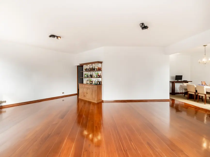 Foto 2 de Apartamento com 4 quartos à venda, 244m2 em Vila Uberabinha, São Paulo - SP
