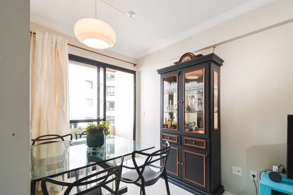 Foto 3 de Apartamento com 2 quartos à venda, 57m2 em Moema, São Paulo - SP