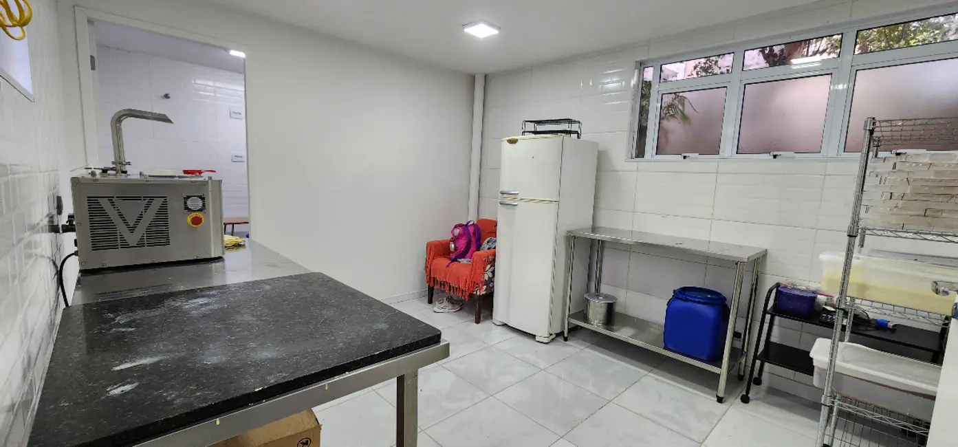 Sobrado com 3 quartos à venda, 250m2 em Aclimação, São Paulo - SP - imagem 6 Foto 6 de Sobrado com 3 quartos à venda, 250m2 em Aclimação, São Paulo - SP