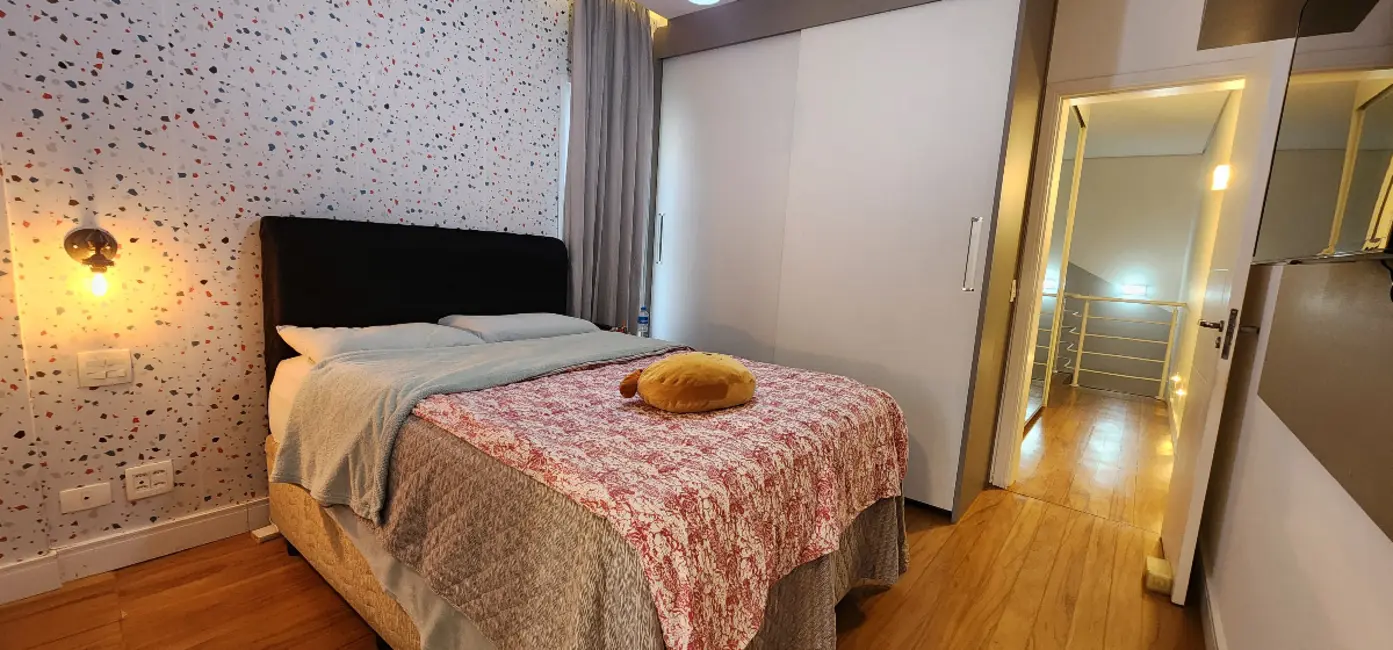 Sobrado com 3 quartos à venda, 250m2 em Aclimação, São Paulo - SP - imagem 4 Foto 4 de Sobrado com 3 quartos à venda, 250m2 em Aclimação, São Paulo - SP