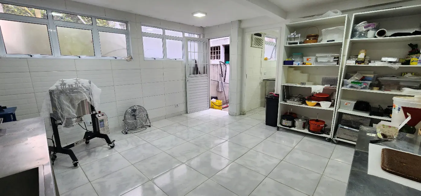 Sobrado com 3 quartos à venda, 250m2 em Aclimação, São Paulo - SP - imagem 8 Foto 8 de Sobrado com 3 quartos à venda, 250m2 em Aclimação, São Paulo - SP