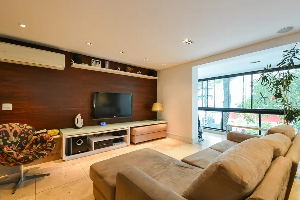 Apartamento com 4 quartos à venda, 172m2 em Moema, São Paulo - SP - imagem 3 Foto 3 de Apartamento com 4 quartos à venda, 172m2 em Moema, São Paulo - SP