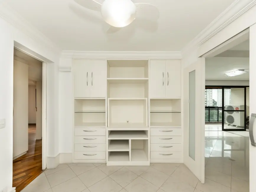 Apartamento com 3 quartos à venda, 160m2 em Vila Suzana, São Paulo - SP - imagem 7 Foto 7 de Apartamento com 3 quartos à venda, 160m2 em Vila Suzana, São Paulo - SP