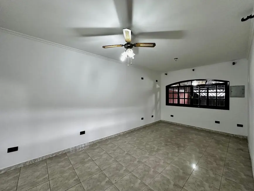 Sobrado com 3 quartos à venda, 192m2 em Jardim dos Lagos, São Paulo - SP - imagem 5 Foto 5 de Sobrado com 3 quartos à venda, 192m2 em Jardim dos Lagos, São Paulo - SP