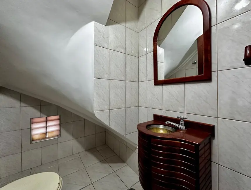 Sobrado com 3 quartos à venda, 192m2 em Jardim dos Lagos, São Paulo - SP - imagem 9 Foto 9 de Sobrado com 3 quartos à venda, 192m2 em Jardim dos Lagos, São Paulo - SP