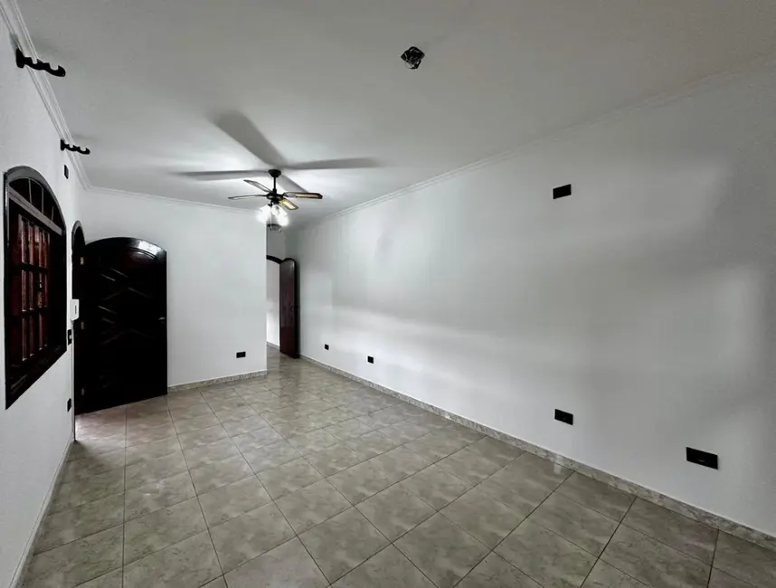 Sobrado com 3 quartos à venda, 192m2 em Jardim dos Lagos, São Paulo - SP - imagem 4 Foto 4 de Sobrado com 3 quartos à venda, 192m2 em Jardim dos Lagos, São Paulo - SP