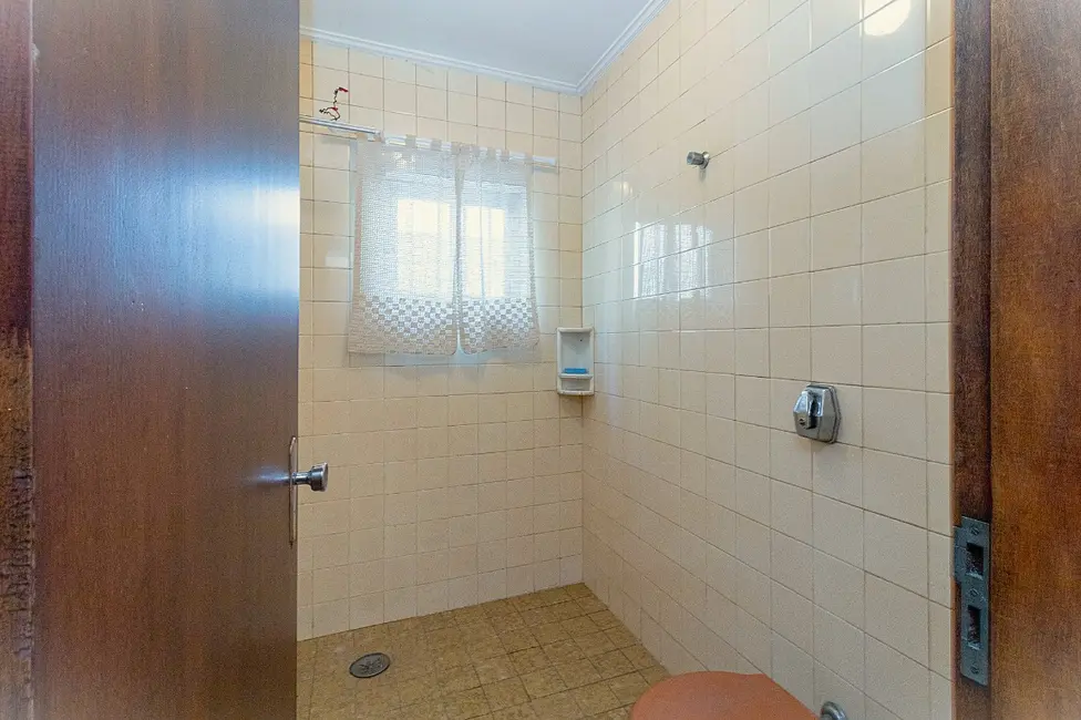 Sobrado com 5 quartos à venda, 337m2 em Parque São Domingos, São Paulo - SP - imagem 9 Foto 9 de Sobrado com 5 quartos à venda, 337m2 em Parque São Domingos, São Paulo - SP