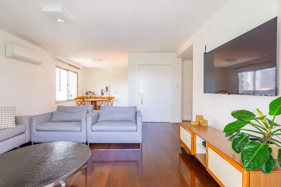 Apartamento com 3 quartos para alugar, 162m2 em São Paulo - SP - imagem 8 Foto 8 de Apartamento com 3 quartos para alugar, 162m2 em São Paulo - SP