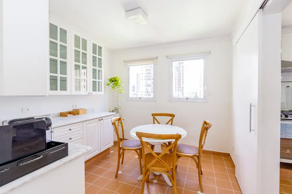 Apartamento com 3 quartos para alugar, 162m2 em São Paulo - SP - imagem 2 Foto 2 de Apartamento com 3 quartos para alugar, 162m2 em São Paulo - SP