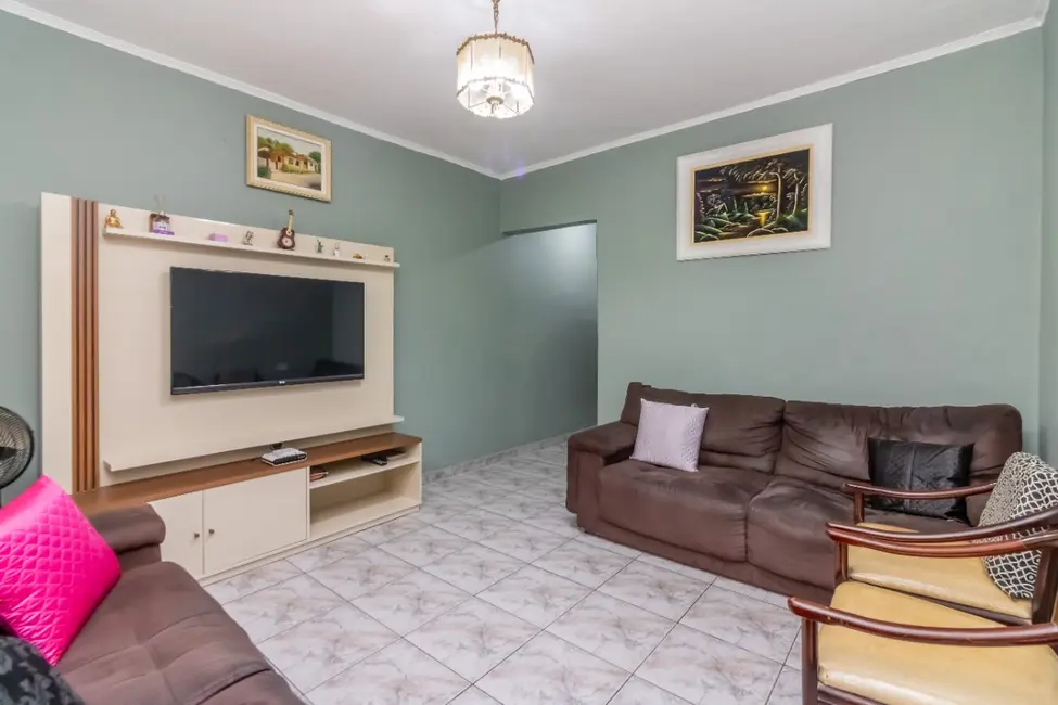 Sobrado com 3 quartos à venda, 169m2 em Jardim Teresa, São Paulo - SP - imagem 5 Foto 5 de Sobrado com 3 quartos à venda, 169m2 em Jardim Teresa, São Paulo - SP