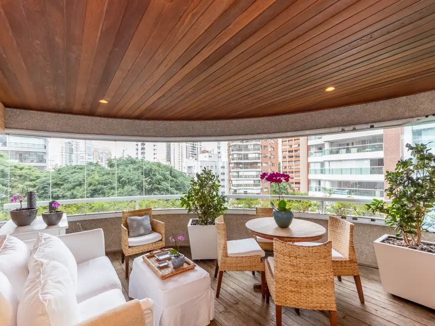 Foto 2 de Apartamento com 3 quartos à venda, 243m2 em Moema, São Paulo - SP