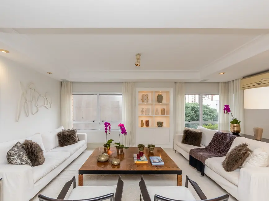 Foto 4 de Apartamento com 3 quartos à venda, 243m2 em Moema, São Paulo - SP