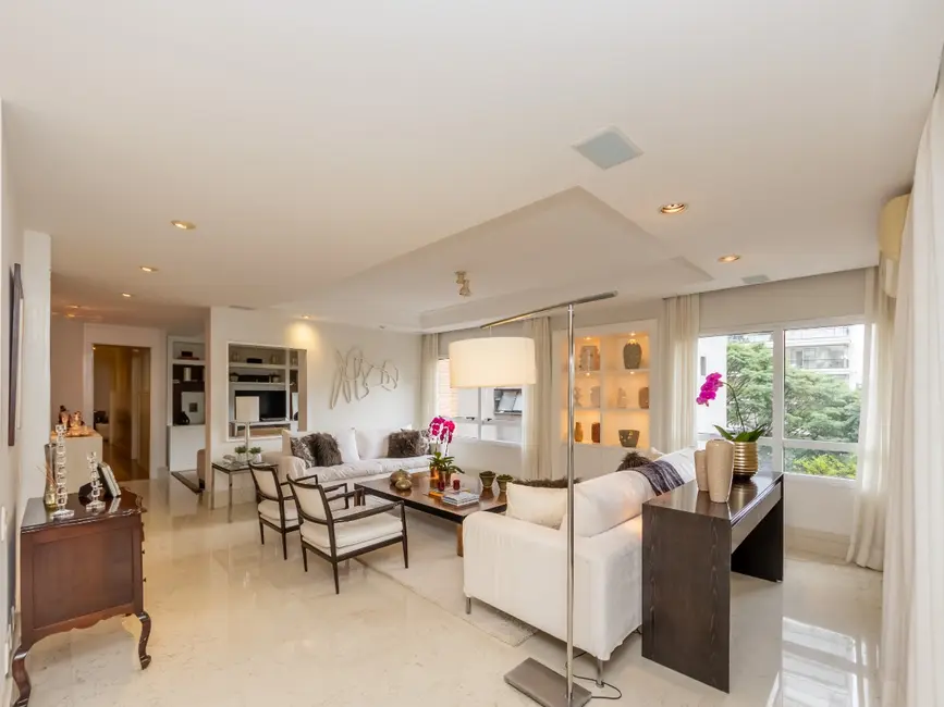 Foto 3 de Apartamento com 3 quartos à venda, 243m2 em Moema, São Paulo - SP