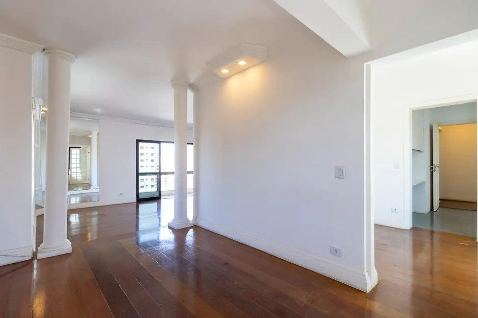 Cobertura com 4 quartos à venda, 305m2 em Indianópolis, São Paulo - SP - imagem 6 Foto 6 de Cobertura com 4 quartos à venda, 305m2 em Indianópolis, São Paulo - SP