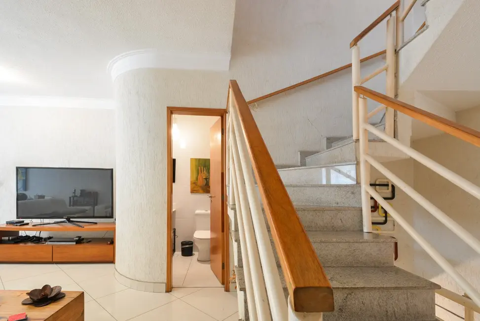 Foto 8 de Casa com 4 quartos à venda, 214m2 em Mirandópolis, São Paulo - SP