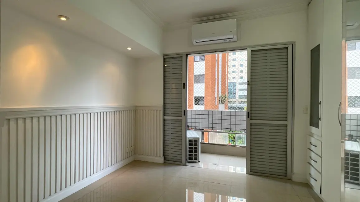 Apartamento com 2 quartos à venda, 98m2 em Moema, São Paulo - SP - imagem 3 Foto 3 de Apartamento com 2 quartos à venda, 98m2 em Moema, São Paulo - SP