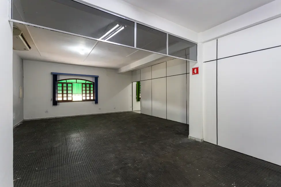 Foto 2 de Casa à venda, 242m2 em Parque Maria Domitila, São Paulo - SP