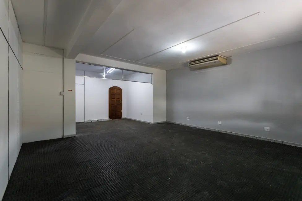 Foto 4 de Casa à venda, 242m2 em Parque Maria Domitila, São Paulo - SP