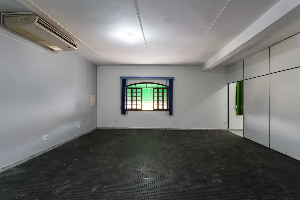 Foto 3 de Casa à venda, 242m2 em Parque Maria Domitila, São Paulo - SP