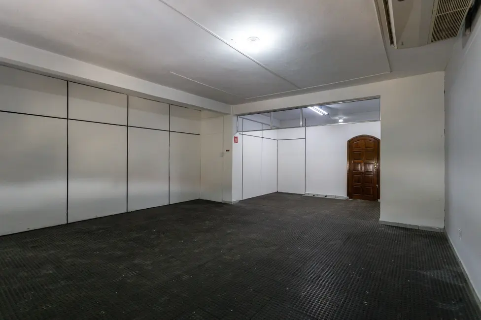 Foto 5 de Casa à venda, 242m2 em Parque Maria Domitila, São Paulo - SP