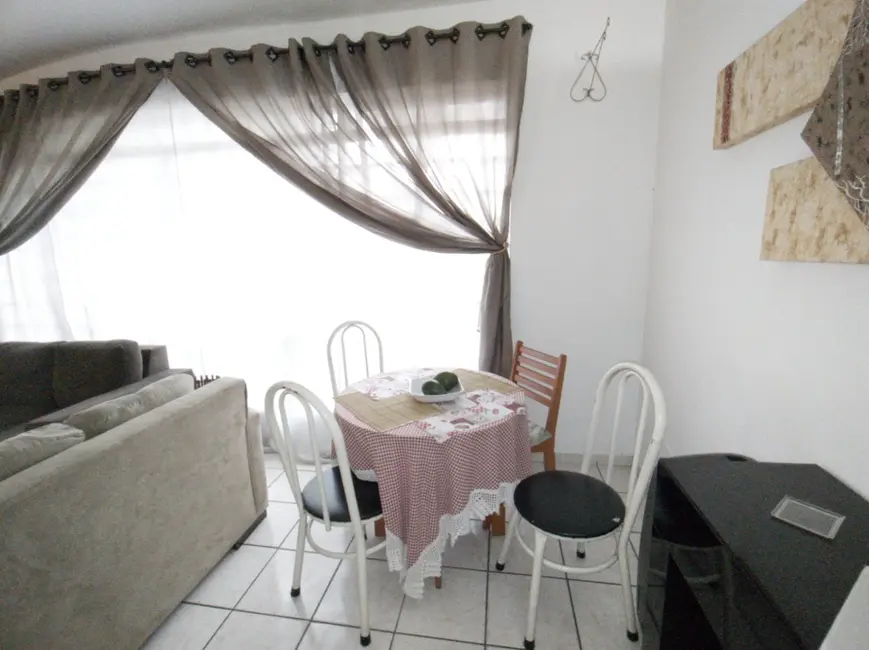 Foto 2 de Casa com 6 quartos à venda, 210m2 em Campo Belo, São Paulo - SP