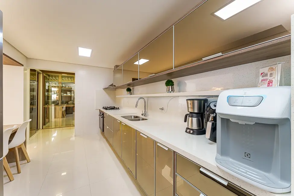 Apartamento com 3 quartos à venda, 197m2 em São Paulo - SP - imagem 9 Foto 9 de Apartamento com 3 quartos à venda, 197m2 em São Paulo - SP