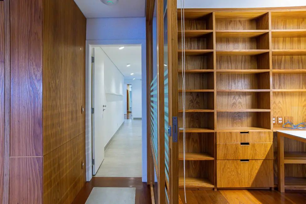 Apartamento com 3 quartos à venda, 287m2 em Aclimação, São Paulo - SP - imagem 8 Foto 8 de Apartamento com 3 quartos à venda, 287m2 em Aclimação, São Paulo - SP