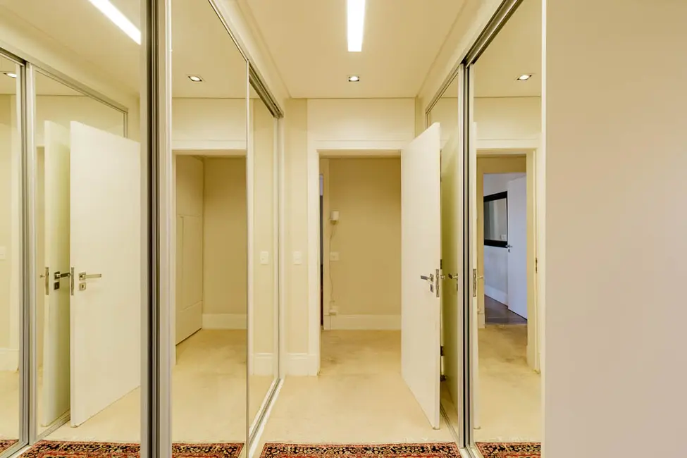 Foto 10 de Apartamento com 4 quartos à venda, 262m2 em Real Parque, São Paulo - SP