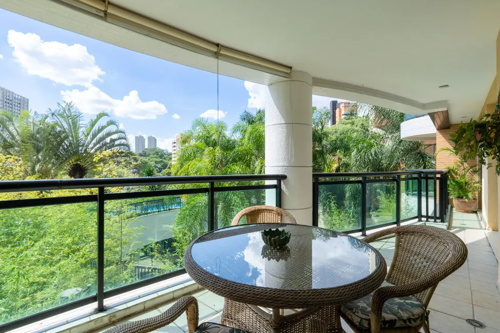 Foto 2 de Apartamento com 3 quartos à venda, 192m2 em Vila Suzana, São Paulo - SP