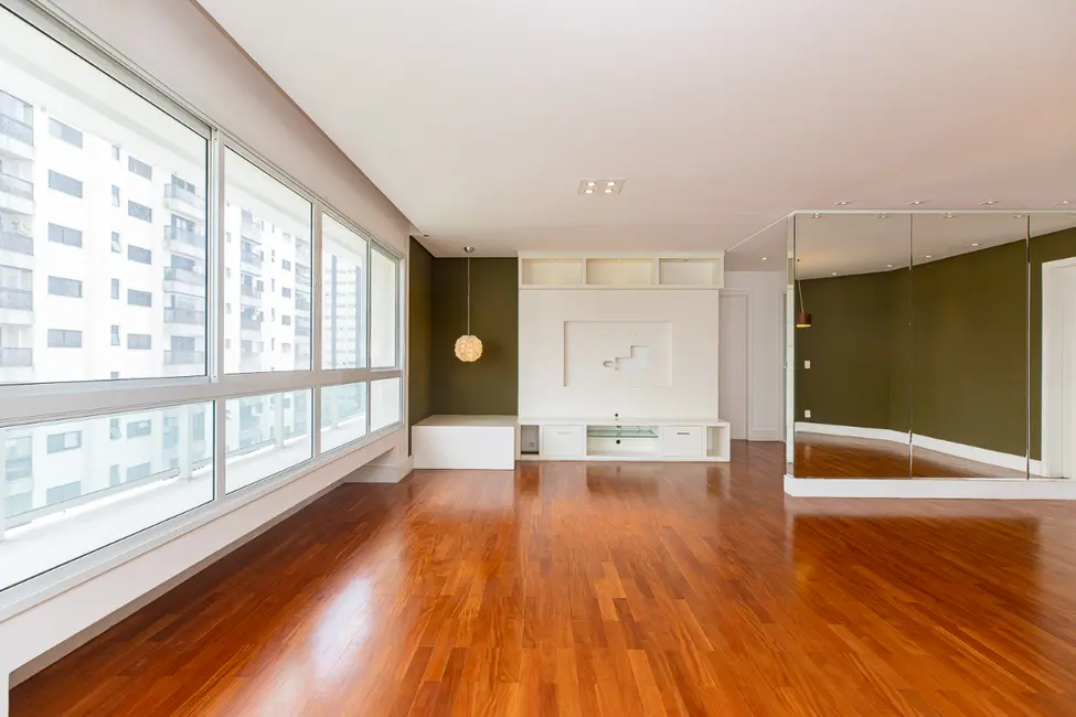 Foto 3 de Apartamento com 3 quartos à venda, 158m2 em Moema, São Paulo - SP
