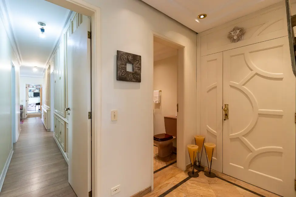 Apartamento com 4 quartos à venda, 255m2 em Campo Belo, São Paulo - SP - imagem 8 Foto 8 de Apartamento com 4 quartos à venda, 255m2 em Campo Belo, São Paulo - SP