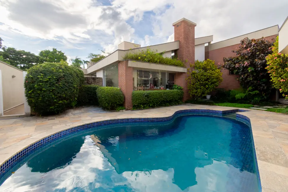 Casa com 4 quartos à venda, 495m2 em Alto de Pinheiros, São Paulo - SP - imagem 1 Foto 1 de Casa com 4 quartos à venda, 495m2 em Alto de Pinheiros, São Paulo - SP