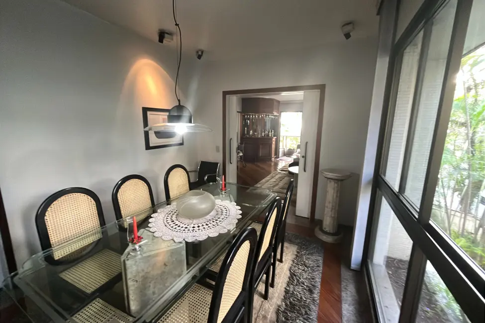 Apartamento com 3 quartos à venda, 194m2 em Moema, São Paulo - SP - imagem 3 Foto 3 de Apartamento com 3 quartos à venda, 194m2 em Moema, São Paulo - SP