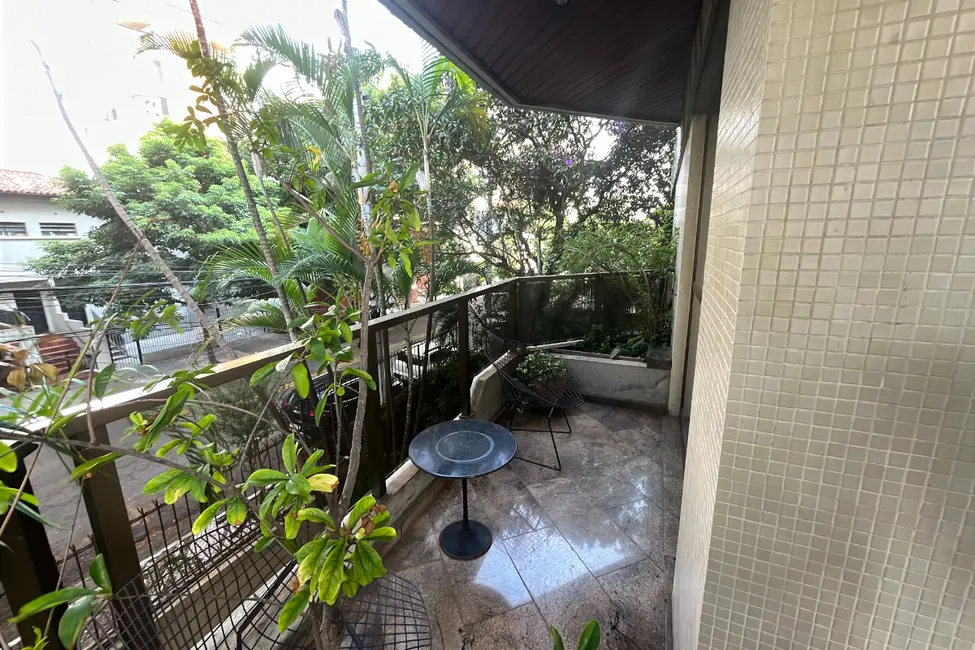 Apartamento com 3 quartos à venda, 194m2 em Moema, São Paulo - SP - imagem 8 Foto 8 de Apartamento com 3 quartos à venda, 194m2 em Moema, São Paulo - SP