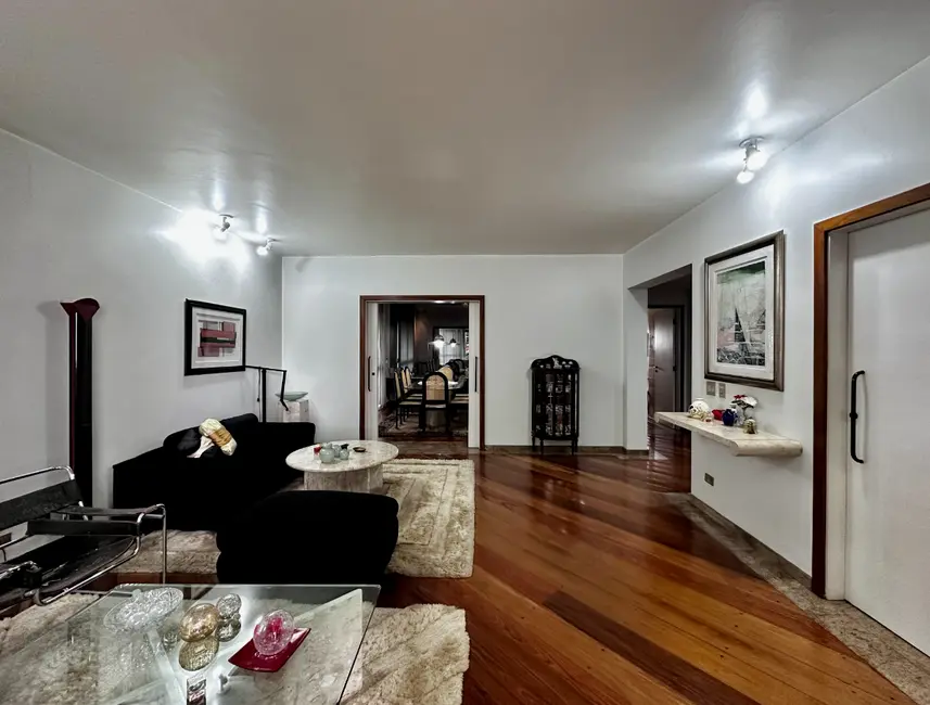 Foto 2 de Apartamento com 3 quartos à venda, 194m2 em Moema, São Paulo - SP