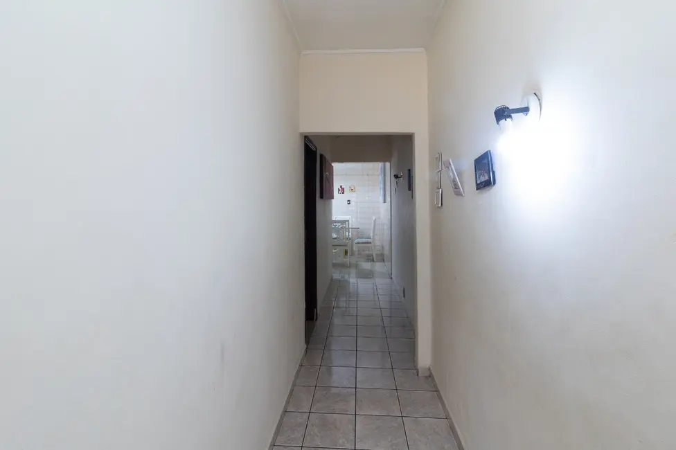 Foto 9 de Casa com 2 quartos à venda, 185m2 em Vila Zat, São Paulo - SP