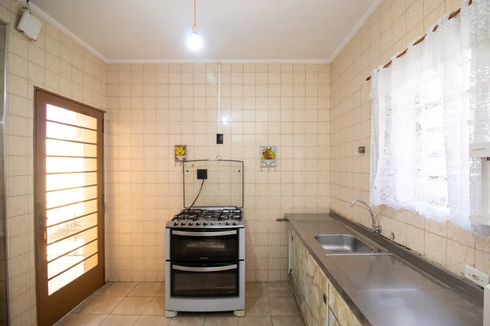 Foto 7 de Casa com 2 quartos à venda, 185m2 em Vila Zat, São Paulo - SP