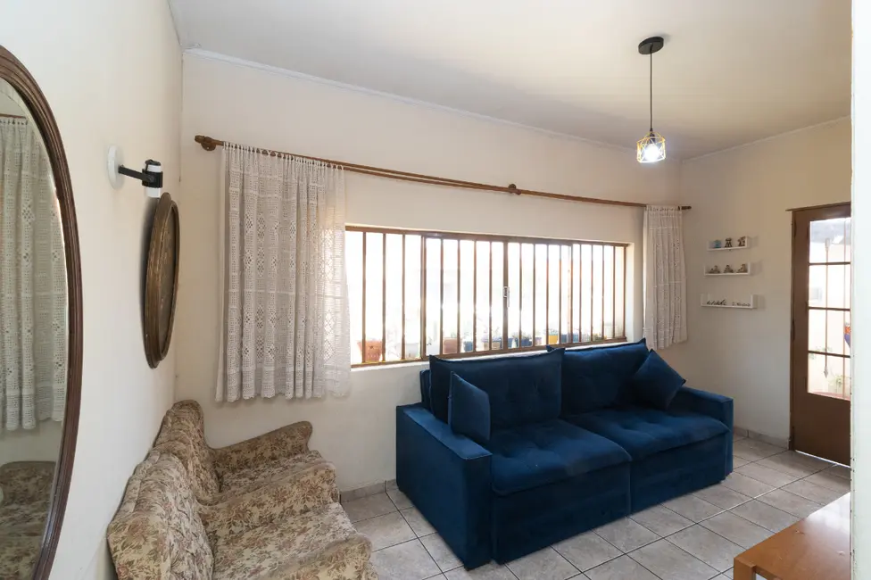 Foto 2 de Casa com 2 quartos à venda, 185m2 em Vila Zat, São Paulo - SP