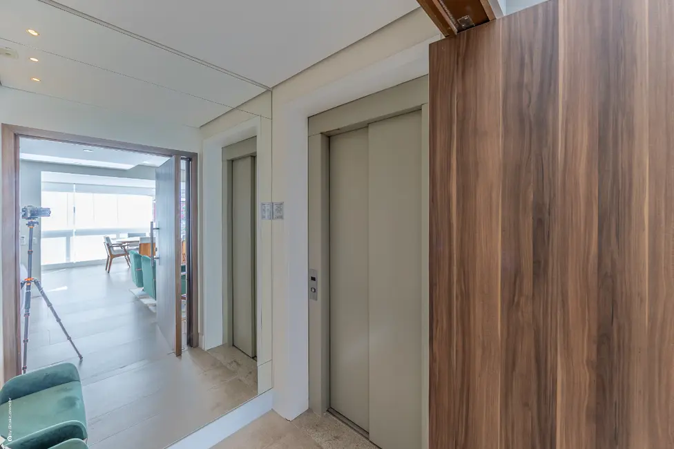 Apartamento com 3 quartos à venda, 172m2 em Aclimação, São Paulo - SP - imagem 3 Foto 3 de Apartamento com 3 quartos à venda, 172m2 em Aclimação, São Paulo - SP