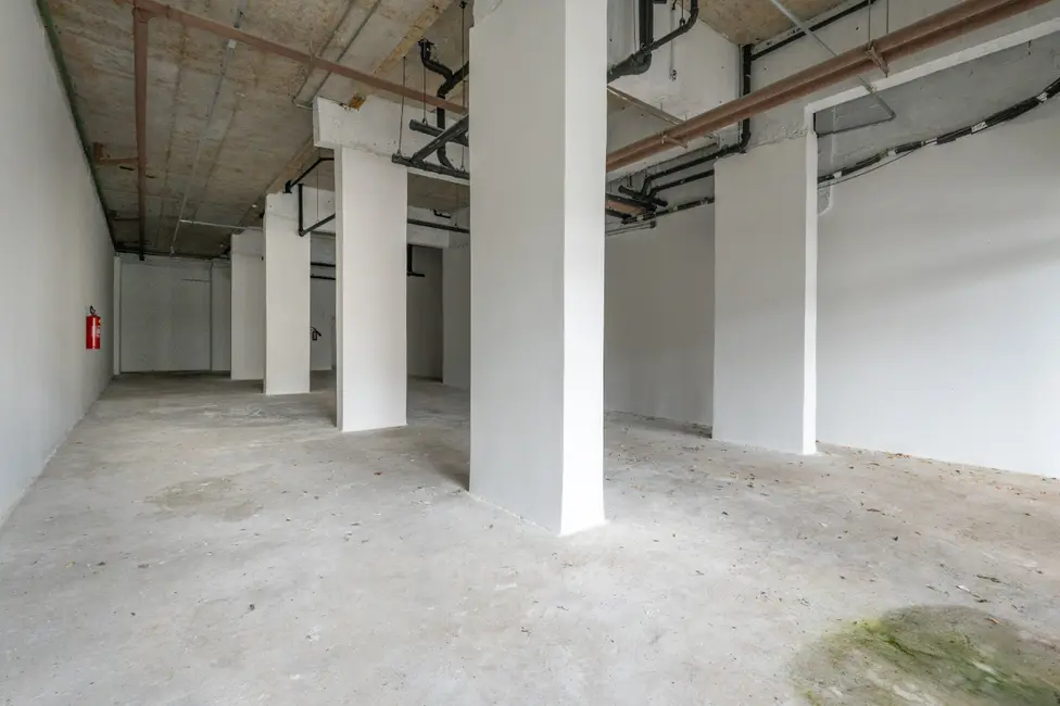 Loja à venda, 200m2 em Pinheiros, São Paulo - SP - imagem 9 Foto 9 de Loja à venda, 200m2 em Pinheiros, São Paulo - SP