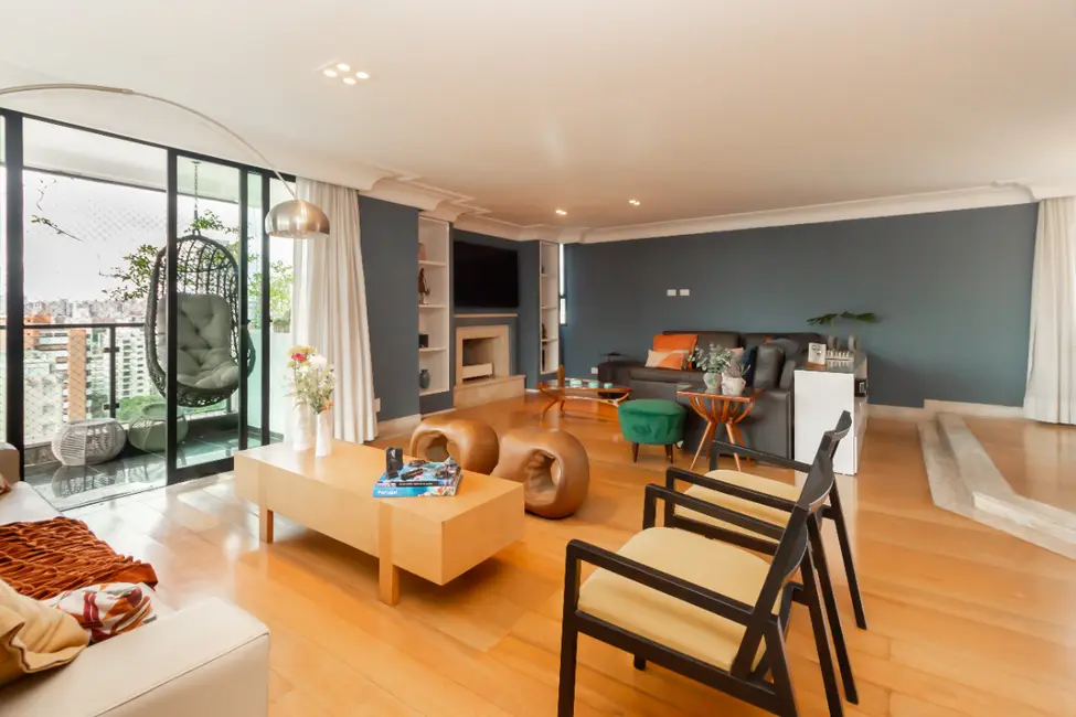 Apartamento com 3 quartos à venda, 235m2 em Moema, São Paulo - SP - imagem 2 Foto 2 de Apartamento com 3 quartos à venda, 235m2 em Moema, São Paulo - SP