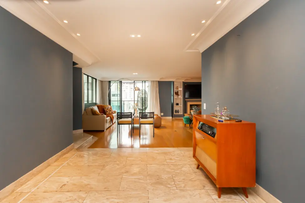 Apartamento com 3 quartos à venda, 235m2 em Moema, São Paulo - SP - imagem 6 Foto 6 de Apartamento com 3 quartos à venda, 235m2 em Moema, São Paulo - SP