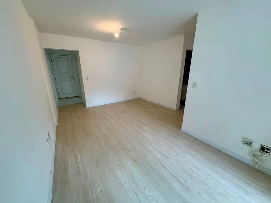Foto 3 de Apartamento com 3 quartos à venda em Vila Romana, São Paulo - SP