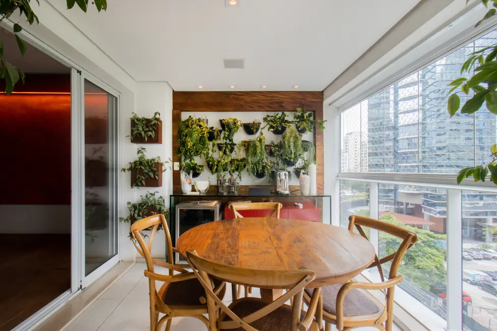 Foto 9 de Apartamento com 4 quartos à venda, 201m2 em Itaim Bibi, São Paulo - SP