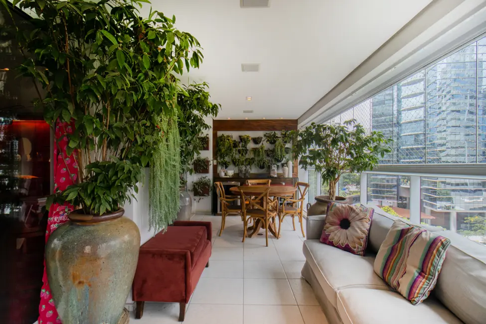 Foto 3 de Apartamento com 4 quartos à venda, 201m2 em Itaim Bibi, São Paulo - SP