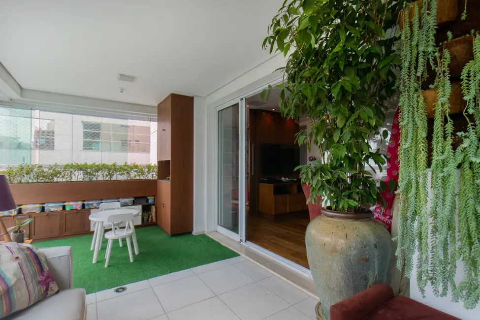 Foto 5 de Apartamento com 4 quartos à venda, 201m2 em Itaim Bibi, São Paulo - SP